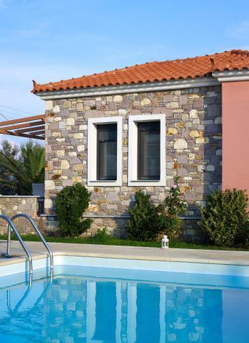 Aeolis Apartments & Studios