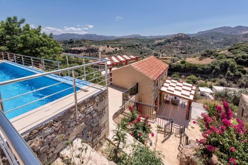 Tsikalaria Villa Sleeps 4