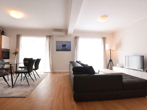 Spacious Villa In Maslenica With Terrace