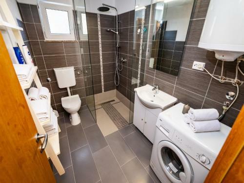 Apartment In Jasenice 35362