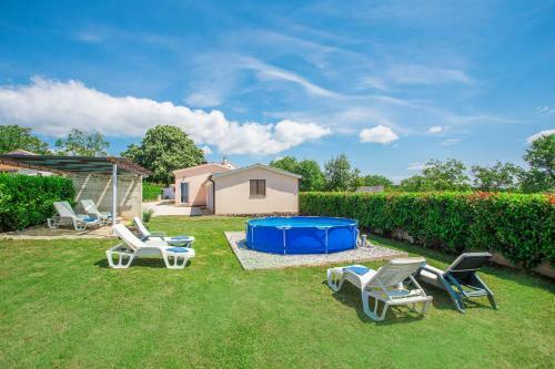 Holiday Home Prenc (Pzn212)