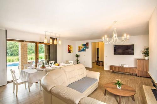 Holiday Home Jadran (Lbn310)