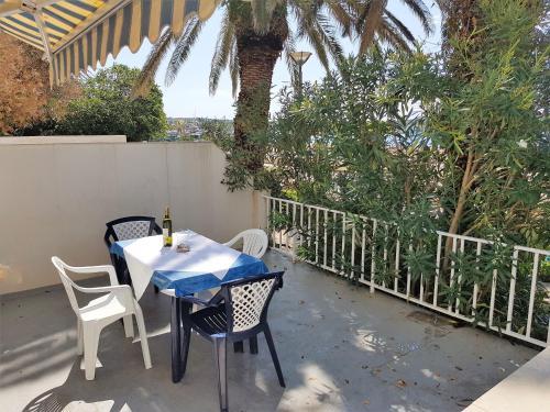 Apartment Lost In Sea In Area 1