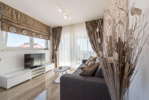 Apartments With Pool Villa Zora