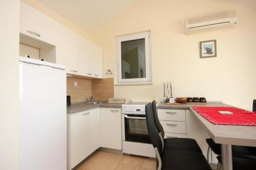 Apartments With A Parking Space Novalja, Pag - 9343
