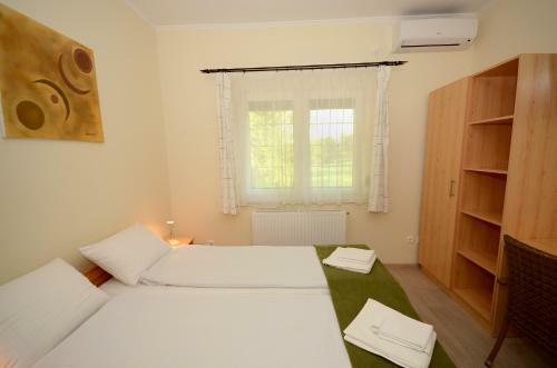 Bed & Breakfast Sz�rsz� Panzi�