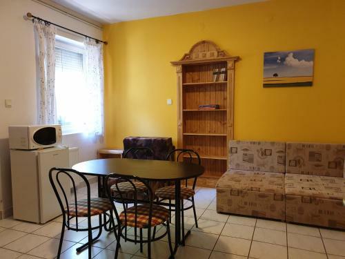 Hostal Fert?di K�ria Vend�gh�z