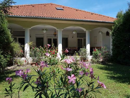 Hostal Fert?di K�ria Vend�gh�z