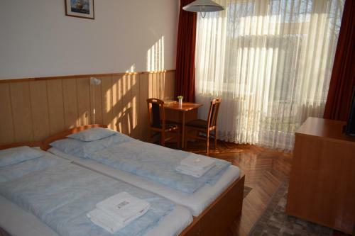 Hostal Ujv�ri Vend�gh�z