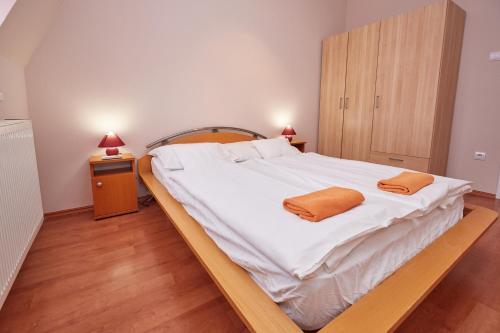 Zoli Apartmanok-v�ndor2 K�lcsey 34-36