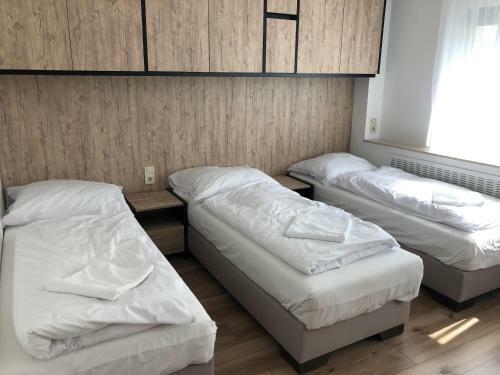 Hostal Duna Vend�gh�z