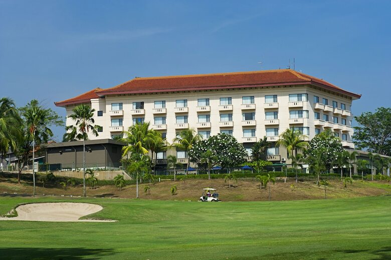Puri Kiic Golf View Hotel