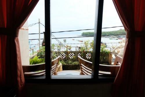 Hotel Kerti Beach Bungalow And Restaurant