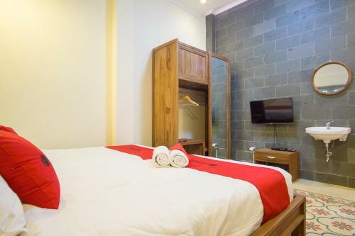 Hostal Reddoorz @ Letjend S. Parman Pacitan