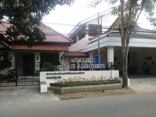 Hostal Reddoorz @ Letjend S. Parman Pacitan