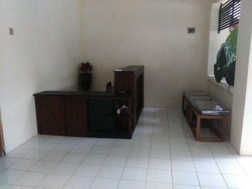 Hostal Reddoorz @ Letjend S. Parman Pacitan