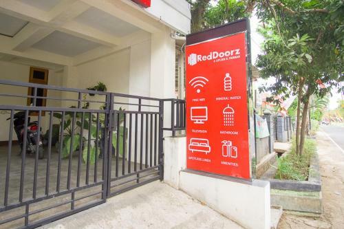 Hostal Reddoorz @ Letjend S. Parman Pacitan