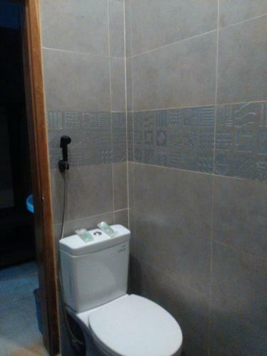 Hostal Reddoorz @ Letjend S. Parman Pacitan