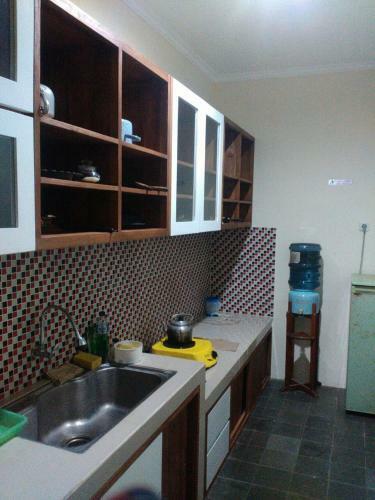 Hostal Reddoorz @ Letjend S. Parman Pacitan