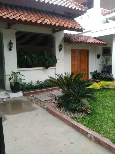 Hostal Reddoorz @ Letjend S. Parman Pacitan