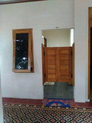 Hostal Reddoorz @ Letjend S. Parman Pacitan