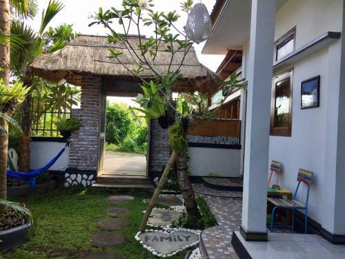 Hostal Medewi Secret Surfcamp