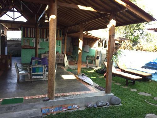 Hostal Medewi Secret Surfcamp
