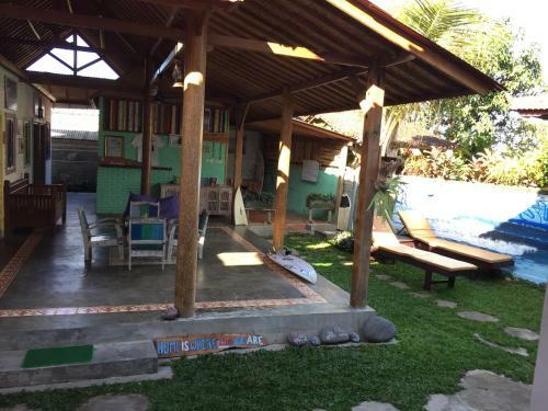 Hostal Medewi Secret Surfcamp