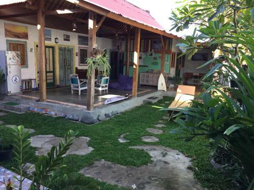 Hostal Medewi Secret Surfcamp