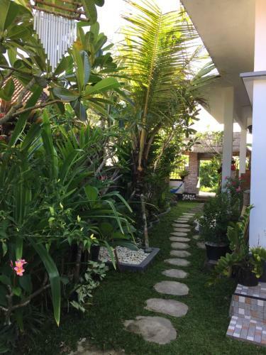 Hostal Medewi Secret Surfcamp