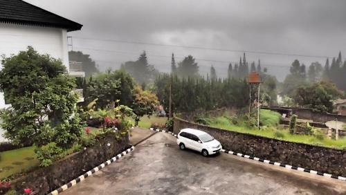 Villa Griya Wira Karya