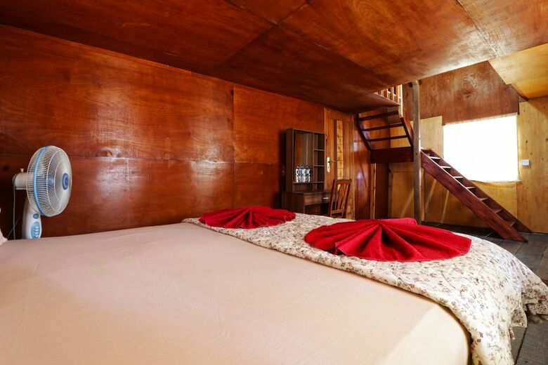 Hostal Tuk Tuk Timbul Bungalows