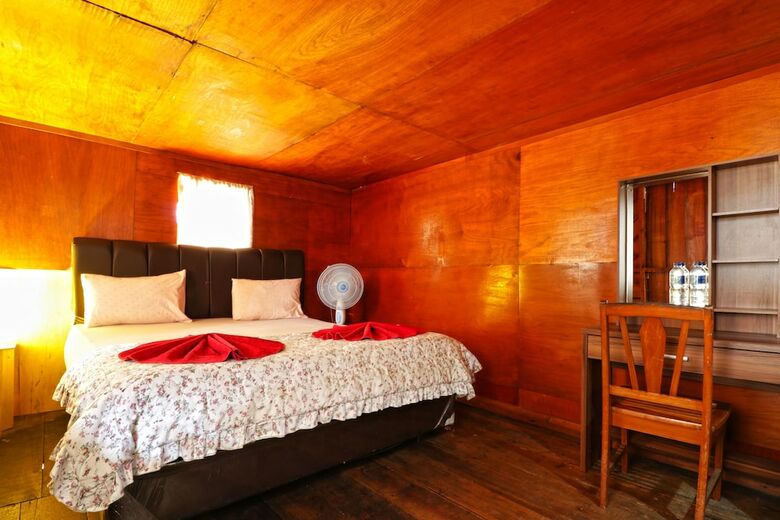 Hostal Tuk Tuk Timbul Bungalows