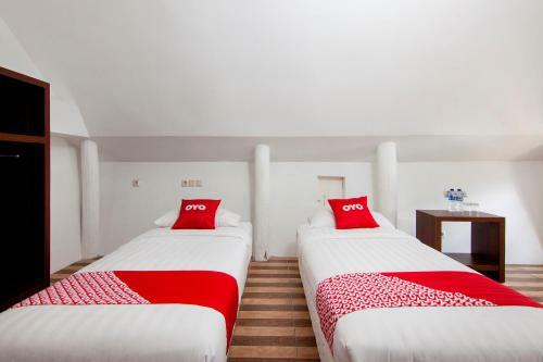Hotel Oyo 1812 Dg Inn