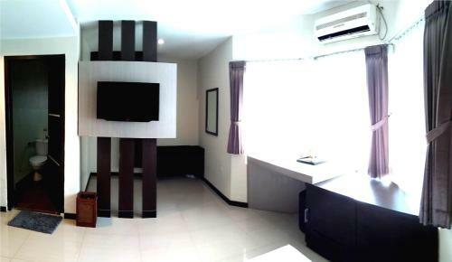 Alexander Hotel Tegal