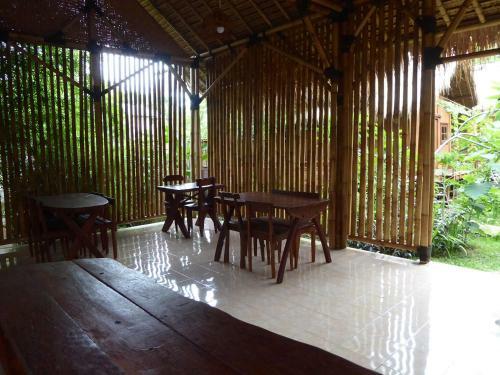 Hostal Shibui Garden Bungalows And Restaurant