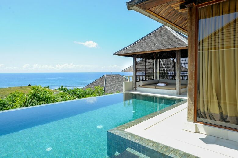 Hotel Komaneka At Keramas Beach