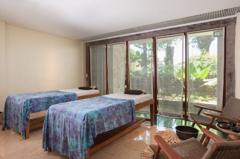 Hotel Komaneka At Keramas Beach
