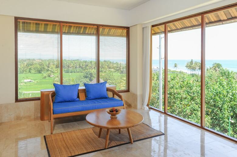 Hotel Komaneka At Keramas Beach