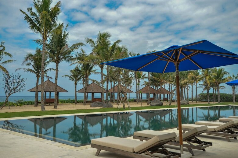 Hotel Komaneka At Keramas Beach
