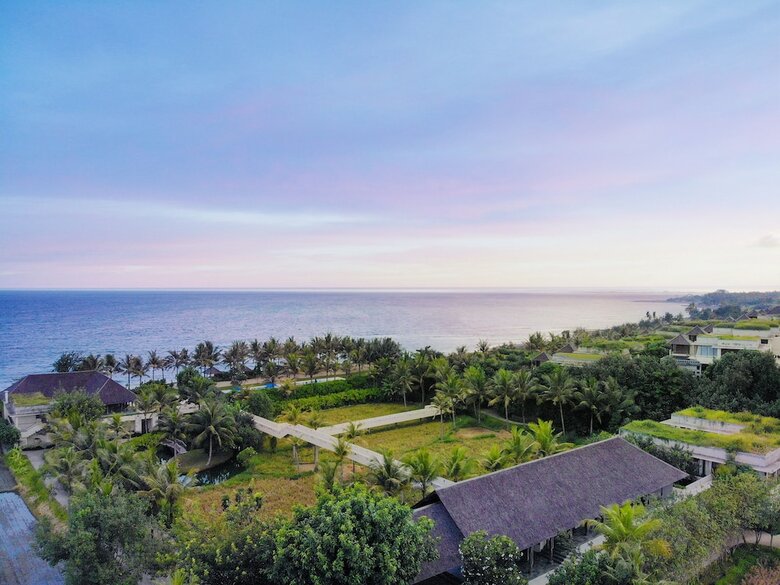Hotel Komaneka At Keramas Beach