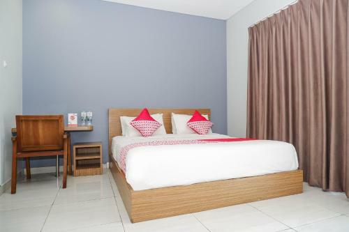 Oyo Flagship 1071 Sonic Airport Hotel Semarang