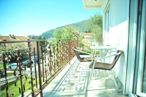 Grejm Family Apartments
