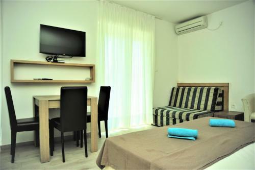 Grejm Family Apartments