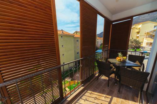 Opium Mar Apartments