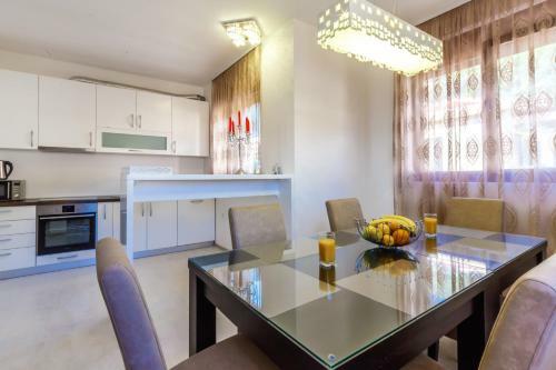 Opium Mar Apartments