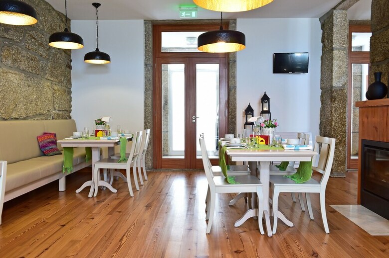 Hostal Solar Egas Moniz-charming House & Local Experiences