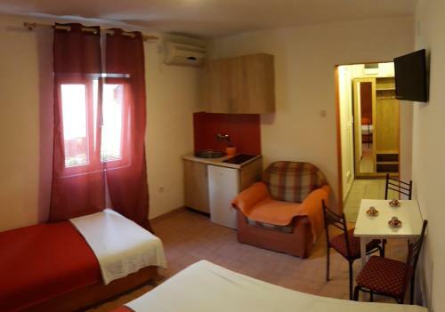 Hostal Apartments And Rooms Sky