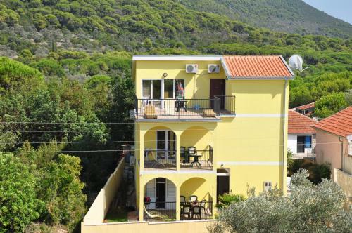 Apartments Villa-g Lustica
