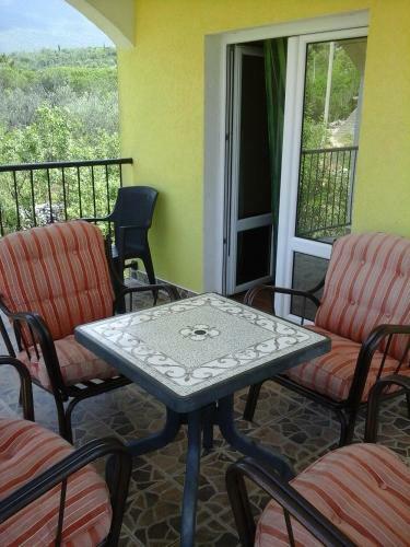 Apartments Villa-g Lustica